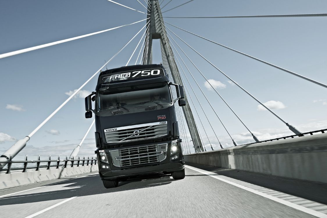 Обои Грузовики volvo, компания volvo, Вольво FH, авто, грузовик в разрешении 3720x2480