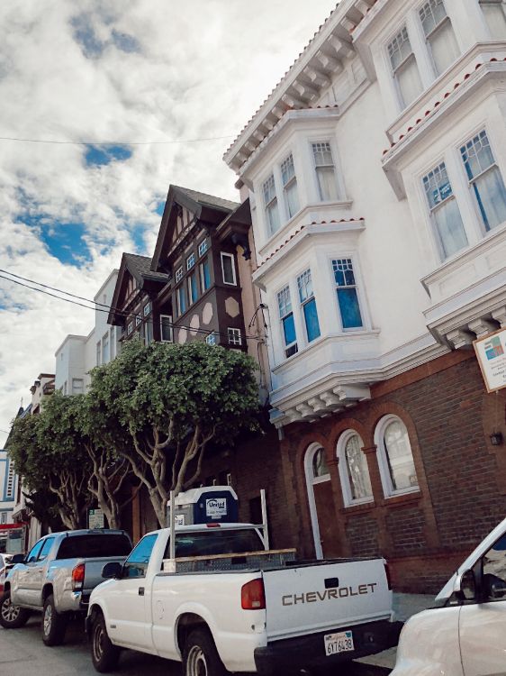 Обои архитектура, шина, дорога, колесо, горный рельеф в разрешении 3025x4032