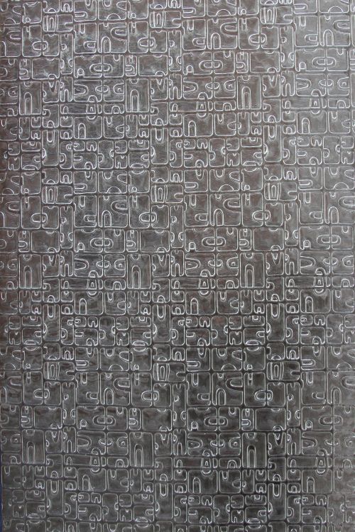 Обои стена, окно, текст, узор, кирпич в разрешении 2600x3900