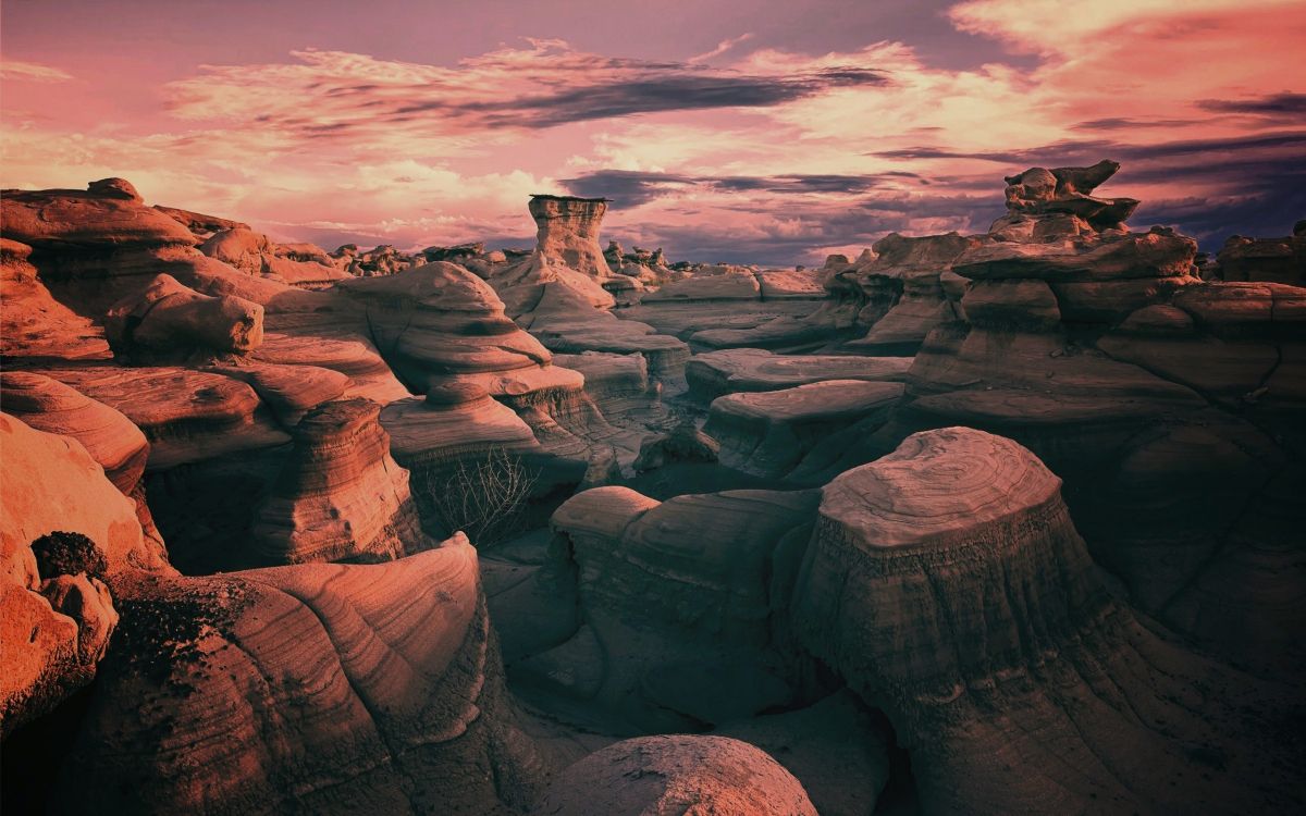 Обои Бисти-Де-На-Зин Пустыне, Фармингтон, Бисти Бэдлэндс, бесплодные земли, природа в разрешении 2560x1600