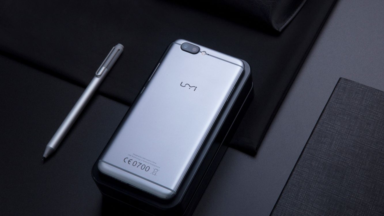 Обои смартфон, гаджет, коммуникационное устройство, электронное устройство, технологии в разрешении 2560x1440