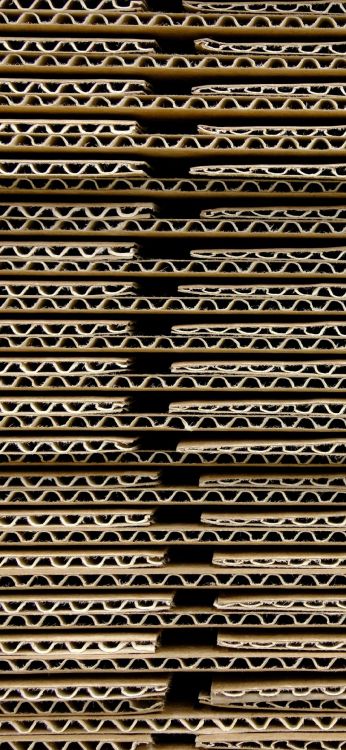 Обои картон волнистый гофрированный, картон, бумага, решетка, материальное свойство в разрешении 1080x2340