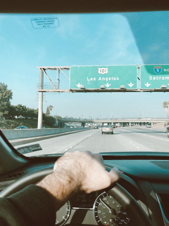 Обои Лос-Анджелес, Король, ветровое стекло, зеркало заднего вида, двери автомобиля в разрешении 3025x4032