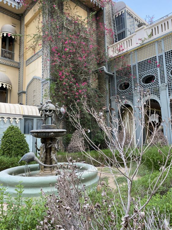 Обои дерево, фонтан, водные элементы, сад, двор в разрешении 1536x2048