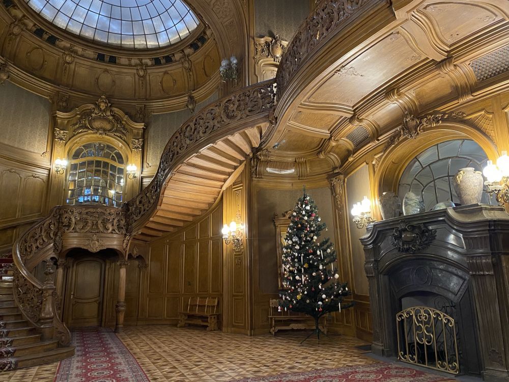 Обои достопримечательность, освещение, дизайн интерьера, потолок, комната в разрешении 2048x1536