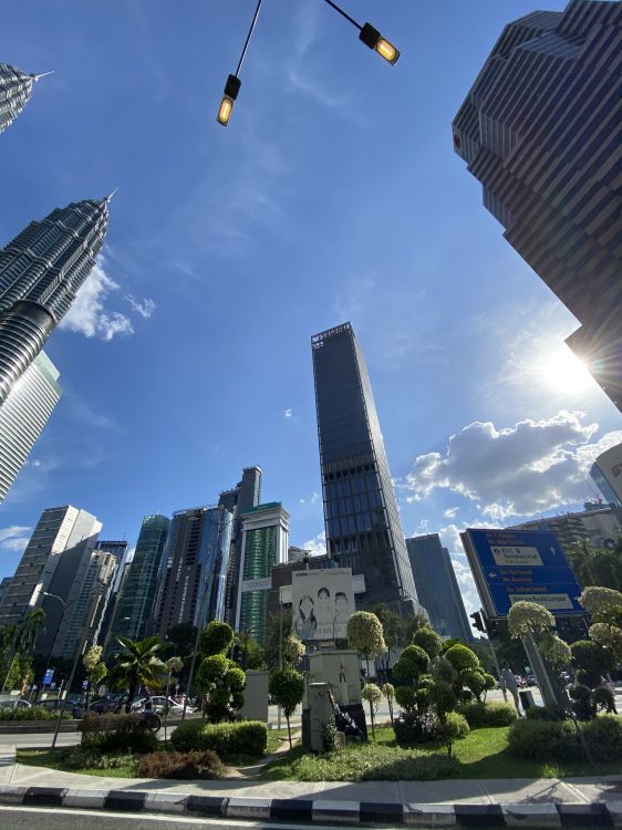 Обои башня, дневное время, архитектура, городской район, вышка в разрешении 1536x2048