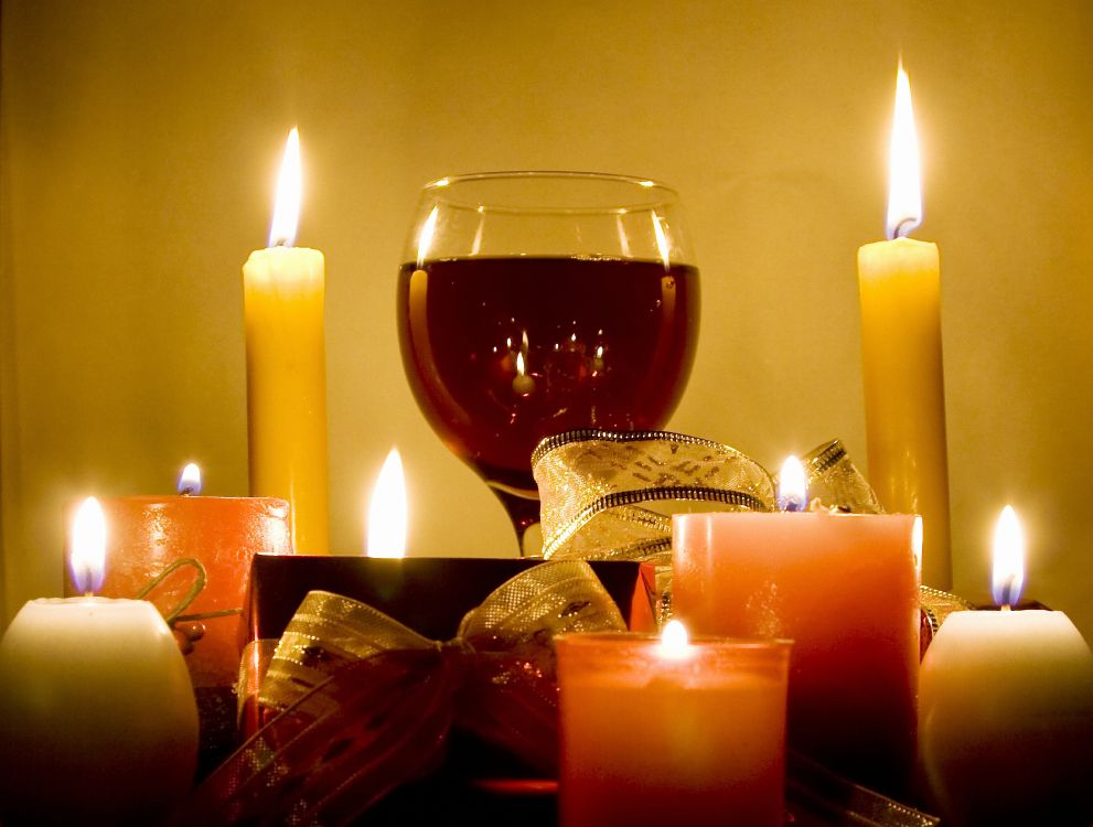 Обои вино, свеча, освещение, воск, натюрморт в разрешении 5637x4263