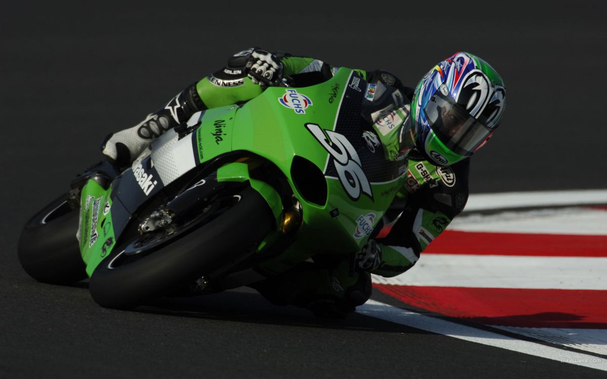 Обои супербайк, мотоцикл, шоссейные, мотогонщик, ипподром в разрешении 1920x1200