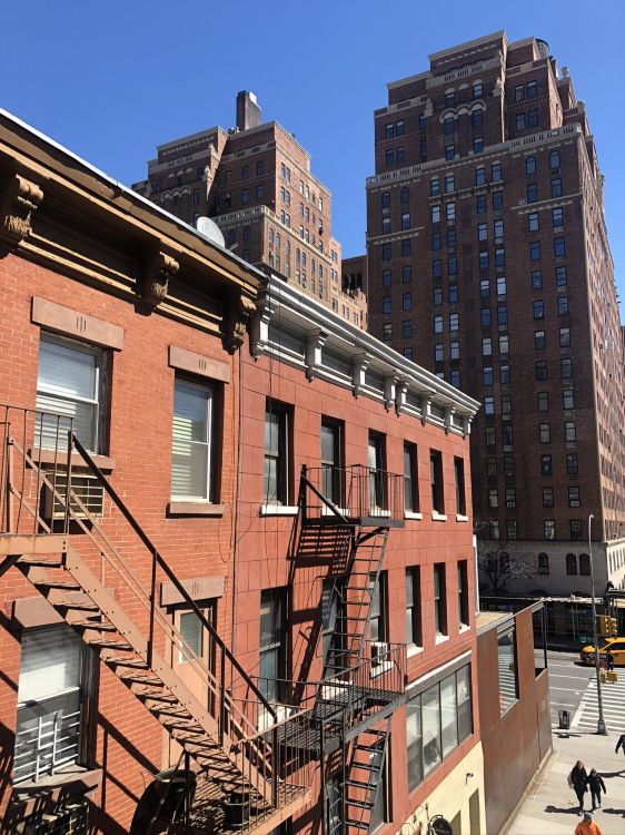 Обои Нью-Йорк, окно, соседство, фасад, здание в разрешении 1536x2048