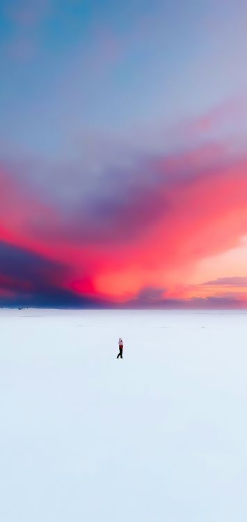 Обои облако, вода, Люди в природе, склон, природный ландшафт в разрешении 1421x3000