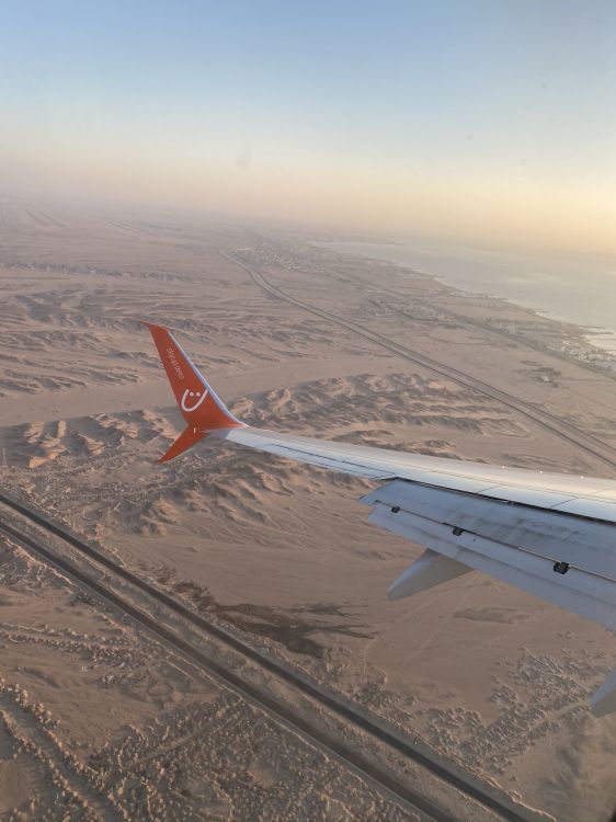 Обои самолет, самолеты, авиалайнер, воздушное путешествие, авиация в разрешении 1536x2048