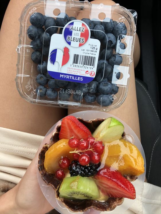 Обои завтрак, обед, привычная пища, сладость, синий в разрешении 1536x2048