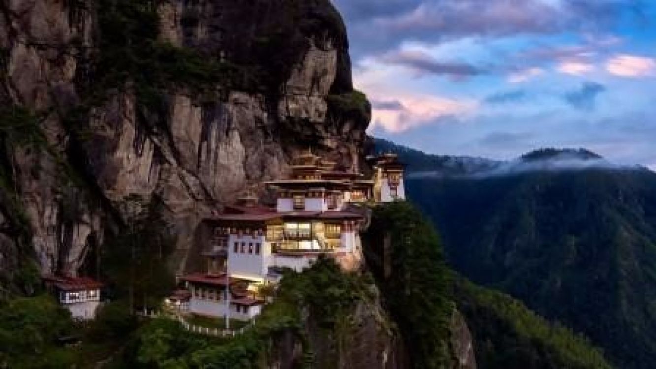 Обои Паро Такцанг, Паро, природа, горная станция, ориентир в разрешении 3000x1687