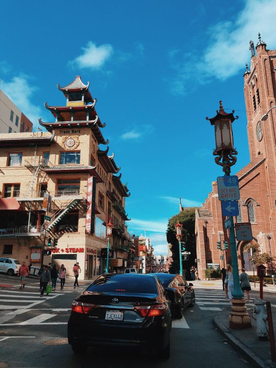 Обои Король, дорога, городок, улица, соседство в разрешении 3024x4032