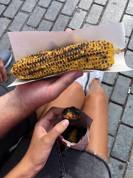 Обои банан, палец, желтый, кукурузные зерна, ноготь в разрешении 3024x4032