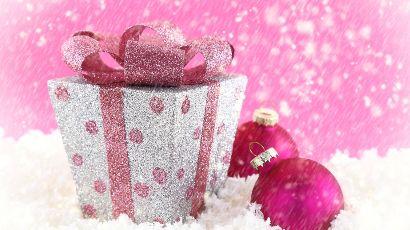 Обои Рождественский день, розовый, пурпурный цвет, блеск, рождественский орнамент в разрешении 2560x1440