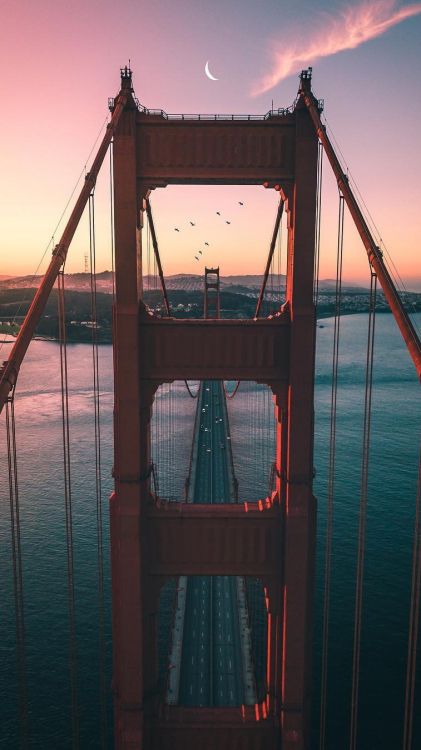 Обои вода, облако, сумрак, послесвечение, архитектура в разрешении 759x1350