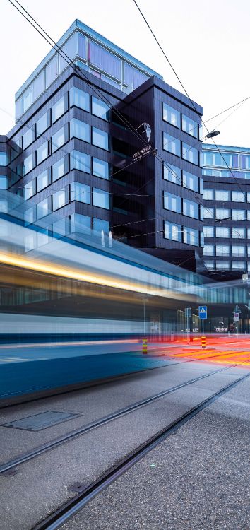 Обои музей мирового футбола фифа, здание, окно, уличный фонарь, башня в разрешении 1514x3200