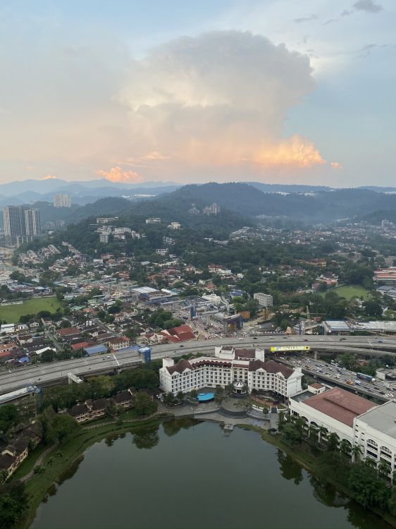 Обои облако, жилой район, гидроресурсы, городской район, соседство в разрешении 1536x2048