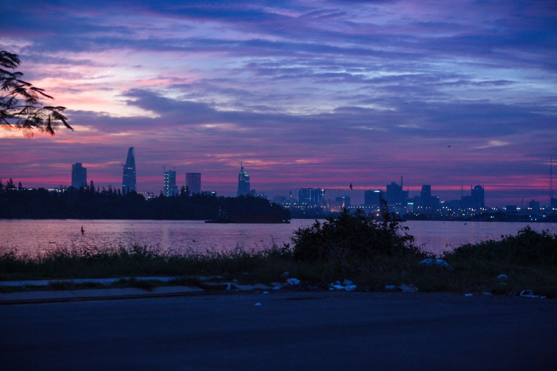 Обои закат, облако, линия горизонта, город, сумрак в разрешении 5760x3840