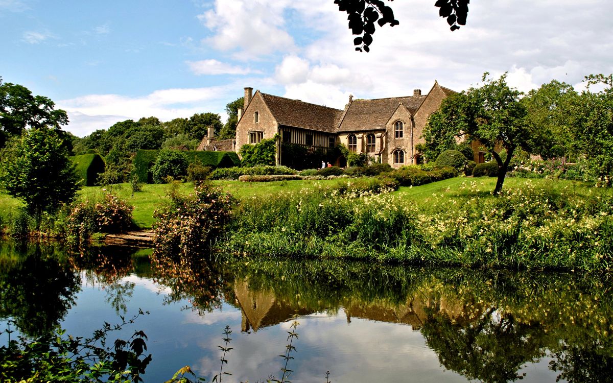 Обои большой следующими достопримечательностями усадьбы, отражение, свойство, имущество, Хаус в разрешении 2560x1600