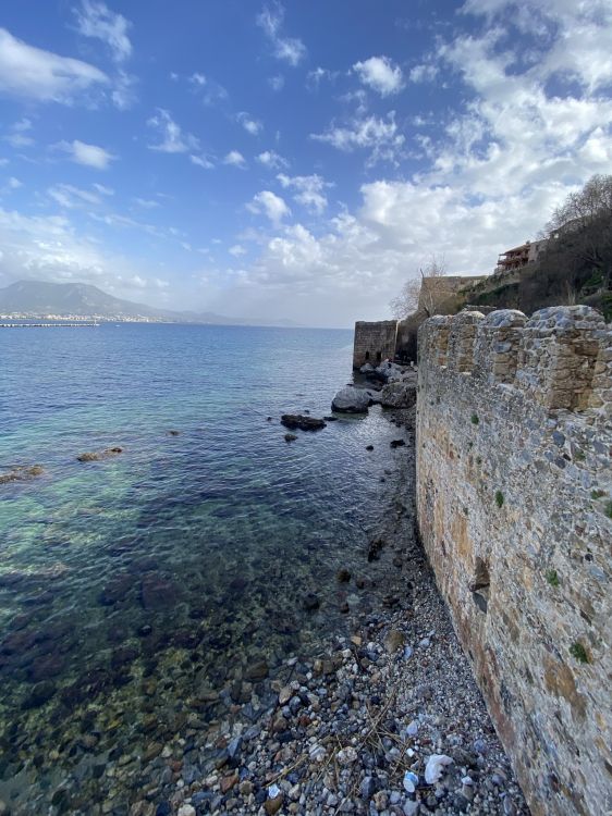 Обои море, облако, вода, лазурный, коренная порода в разрешении 1536x2048