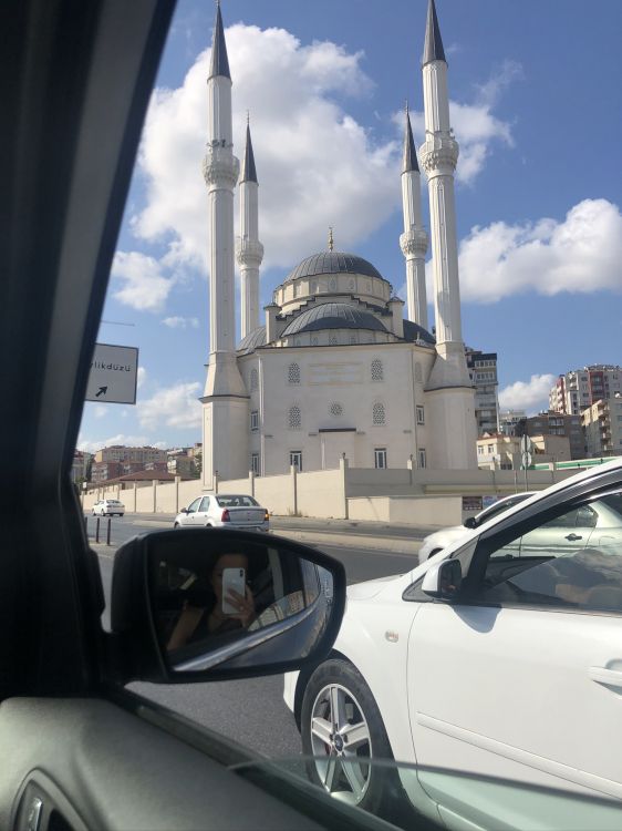 Обои Король, компактный автомобиль, автомобиль среднего размера, семейный автомобиль, двери автомобиля в разрешении 1536x2048