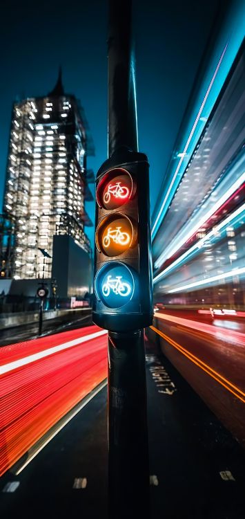 Обои свет, автомобильное освещение, здание, инфраструктура, электричество в разрешении 1421x3000