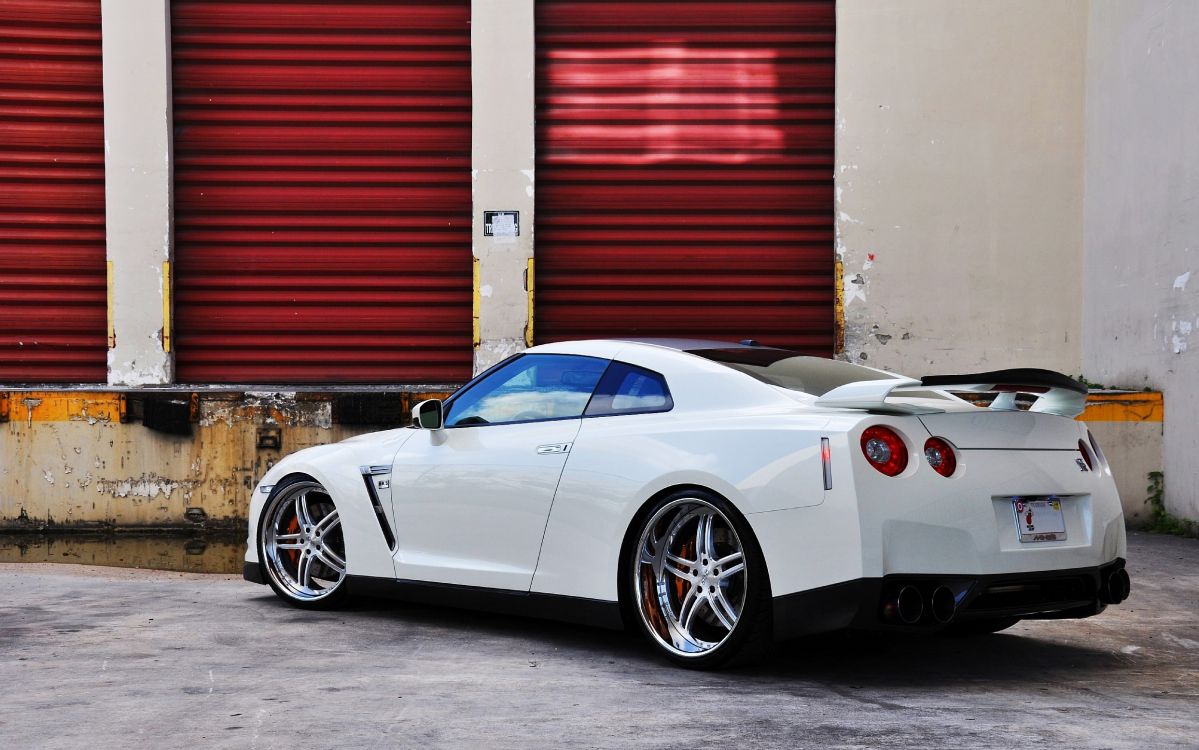 Обои авто, Ниссан, колесо, суперкар, белые в разрешении 2486x1554