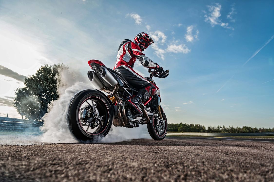 Обои мотоцикл, ducati, супермото, мотоспорт, гонки на мотоциклах в разрешении 3600x2399