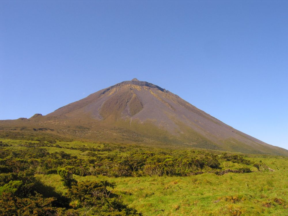 Обои нагорье, потухший вулкан, пейзажи гор, вулкан, стратовулкан в разрешении 2592x1944