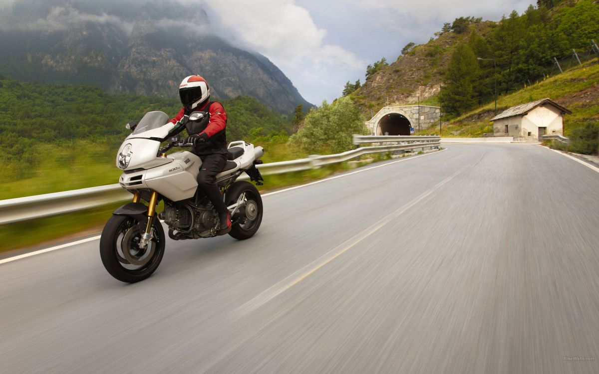 Обои ducati multistrada, ducati, мотоцикл, мотоспорт, дорога в разрешении 1920x1200