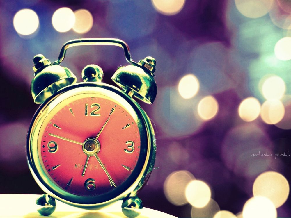 Обои будильник, циферблат часов, макро фотография, часы фирмы hermle, макросъемка в разрешении 2048x1536