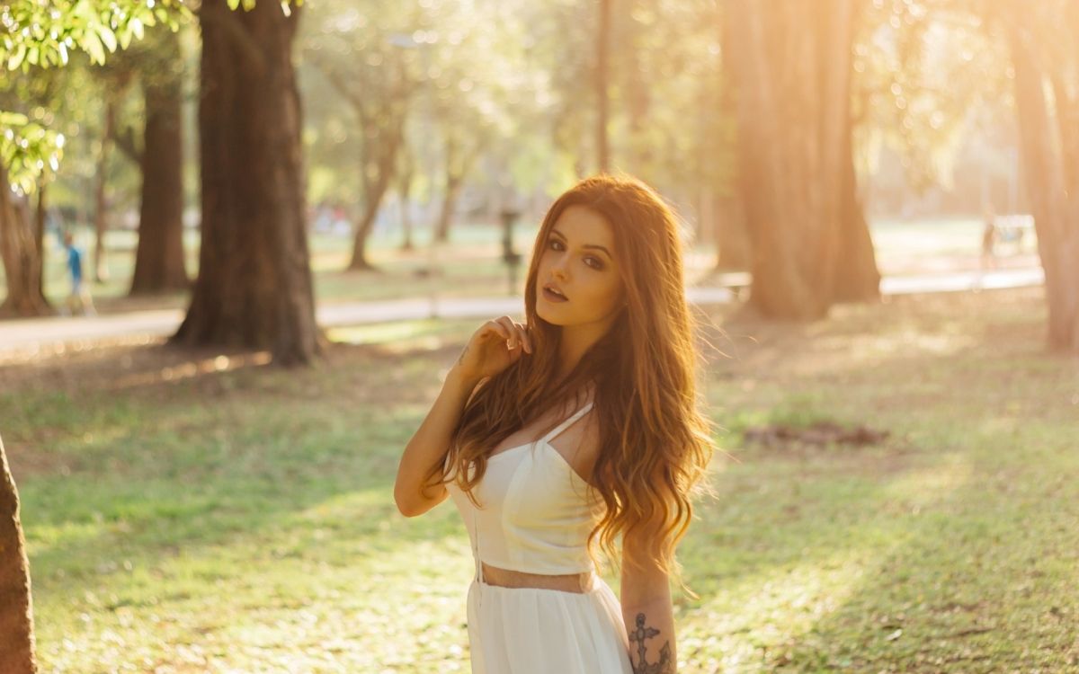 Обои Chevy One, волосы, растение, Люди в природе, лист в разрешении 1920x1200