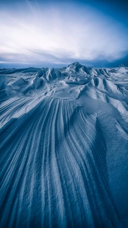 Обои Северный Ледовитый океан, полярные льды, нунатак, горный хребет, облако в разрешении 1080x1920
