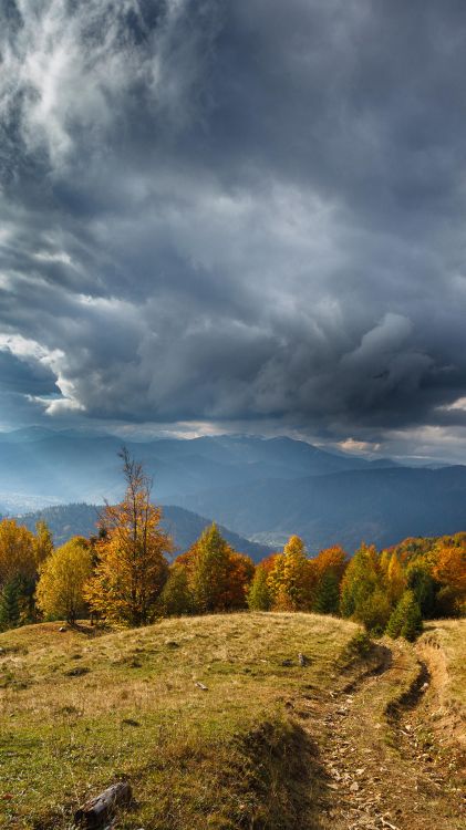Обои Тучи над горами в разрешении 1080x1920