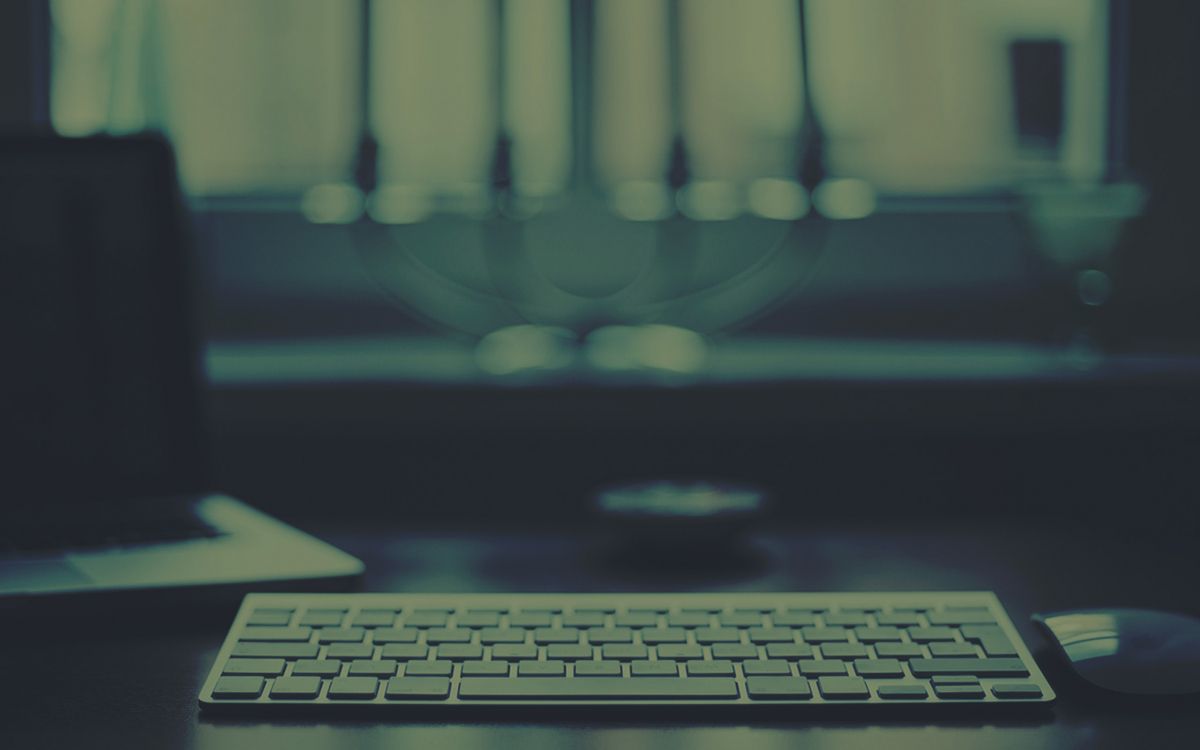 Обои зеленый, свет, технологии, электронное устройство, технология в разрешении 2560x1600