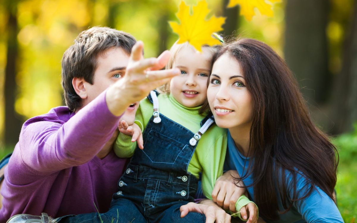 Обои люди, ребенок, дружба, забава, выражение лица в разрешении 2880x1800