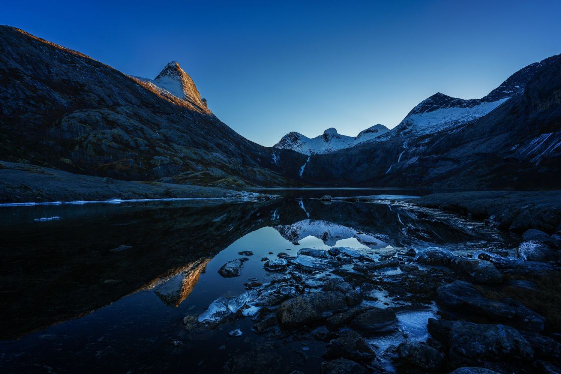 Обои гора, Норвегия, озеро, горный рельеф, природа в разрешении 3750x2500