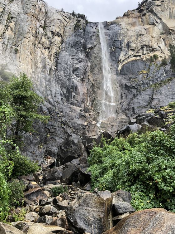 Обои водопад, вода, рок, обнажение, природный ландшафт в разрешении 1536x2048