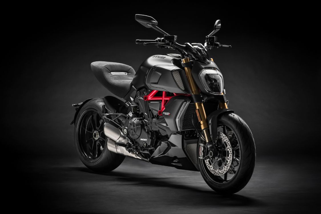 Обои Дукати Diavel в 1260 с, ducati, мотоцикл, крейсер, фара в разрешении 4000x2666
