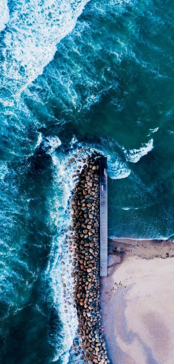 Обои Вид с высоты птичьего полета на разбивающиеся волны, цветной, палитра, вода, мир в разрешении 1080x2248